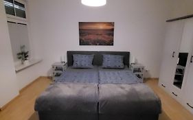 Wohnung In Oberhausen: Zentral & Ruhig, Eigener Eingang