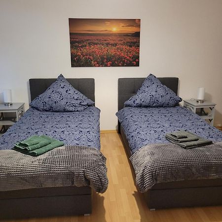 Wohnung In Oberhausen: Zentral & Ruhig, Eigener Eingang Oberhausen  Buitenkant foto