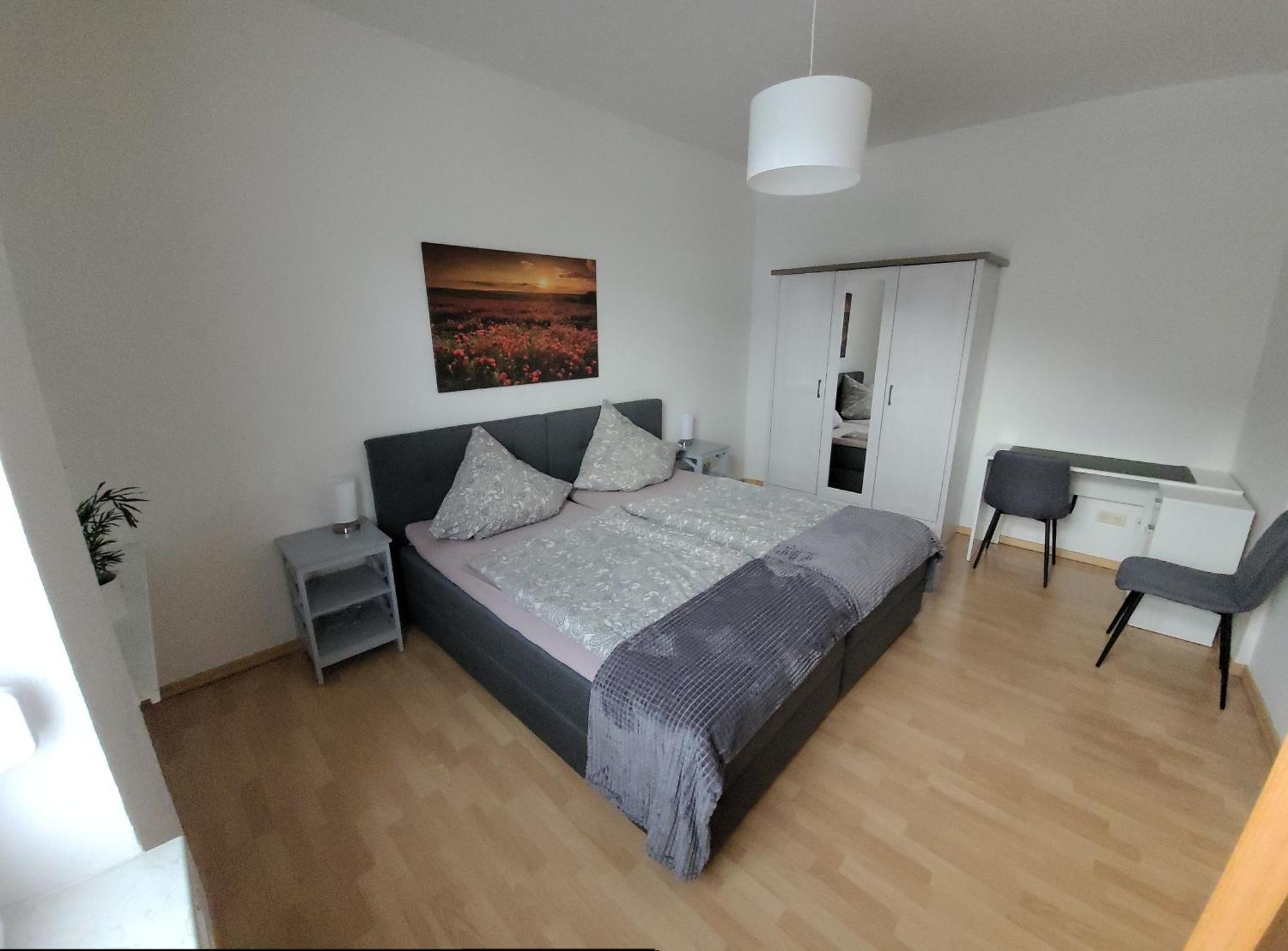 Wohnung In Oberhausen: Zentral & Ruhig, Eigener Eingang Oberhausen  Buitenkant foto